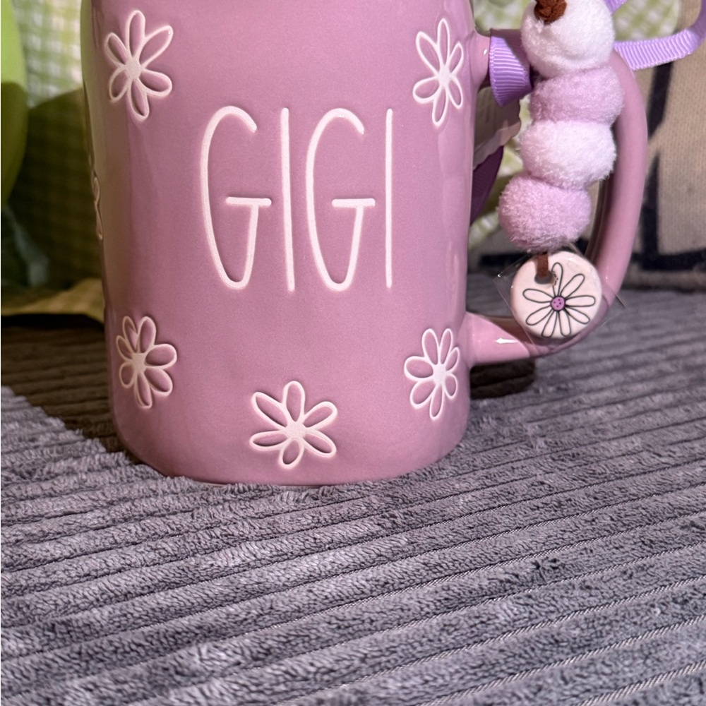Rae Dunn Purple Ceramic Mug- GIGI- with White Daisies & charm ornament- NWT